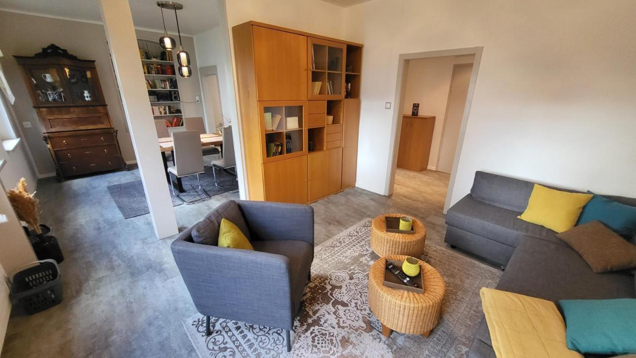 Apartments Am Saalebogen Mit Gartenterrasse, Grillkamin, Freie Parkplaetze รูโดลชตัดท์ ภายนอก รูปภาพ