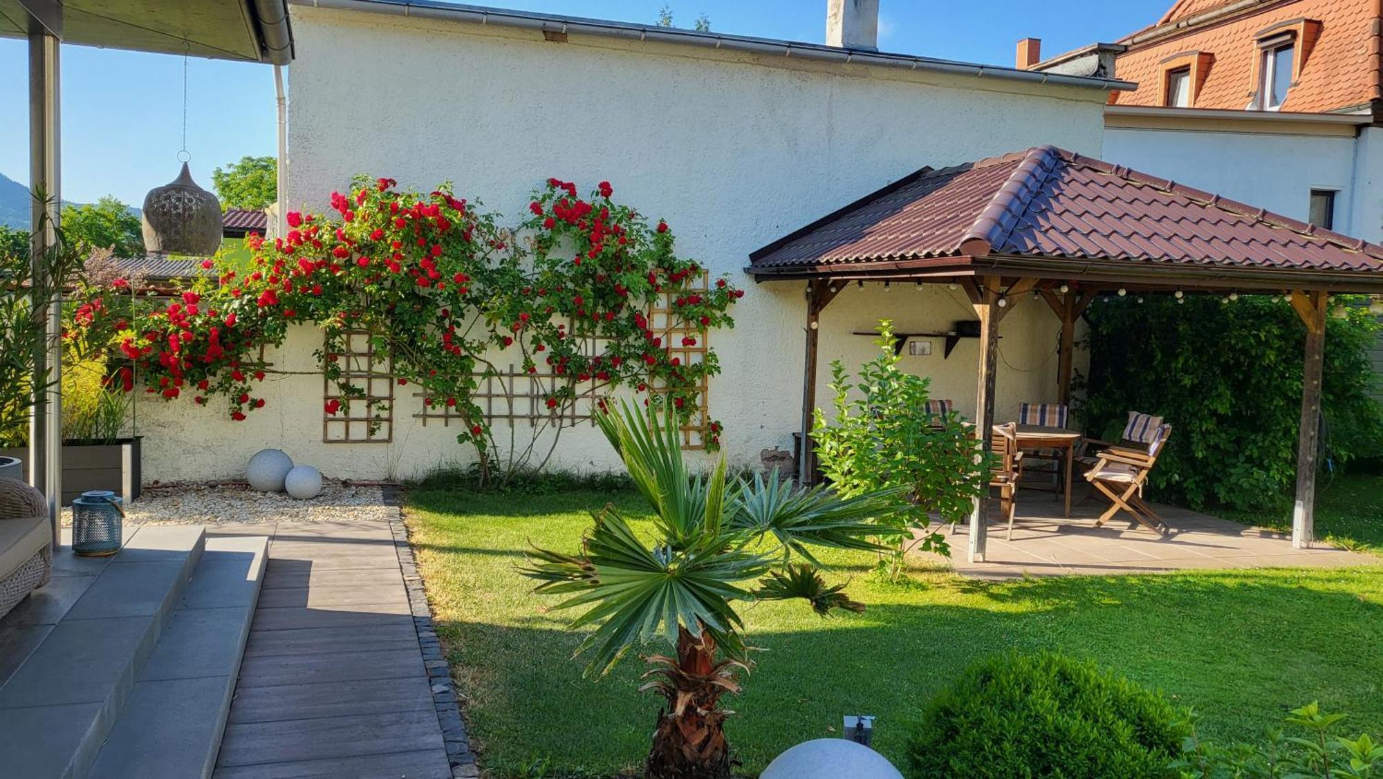 Apartments Am Saalebogen Mit Gartenterrasse, Grillkamin, Freie Parkplaetze รูโดลชตัดท์ ภายนอก รูปภาพ