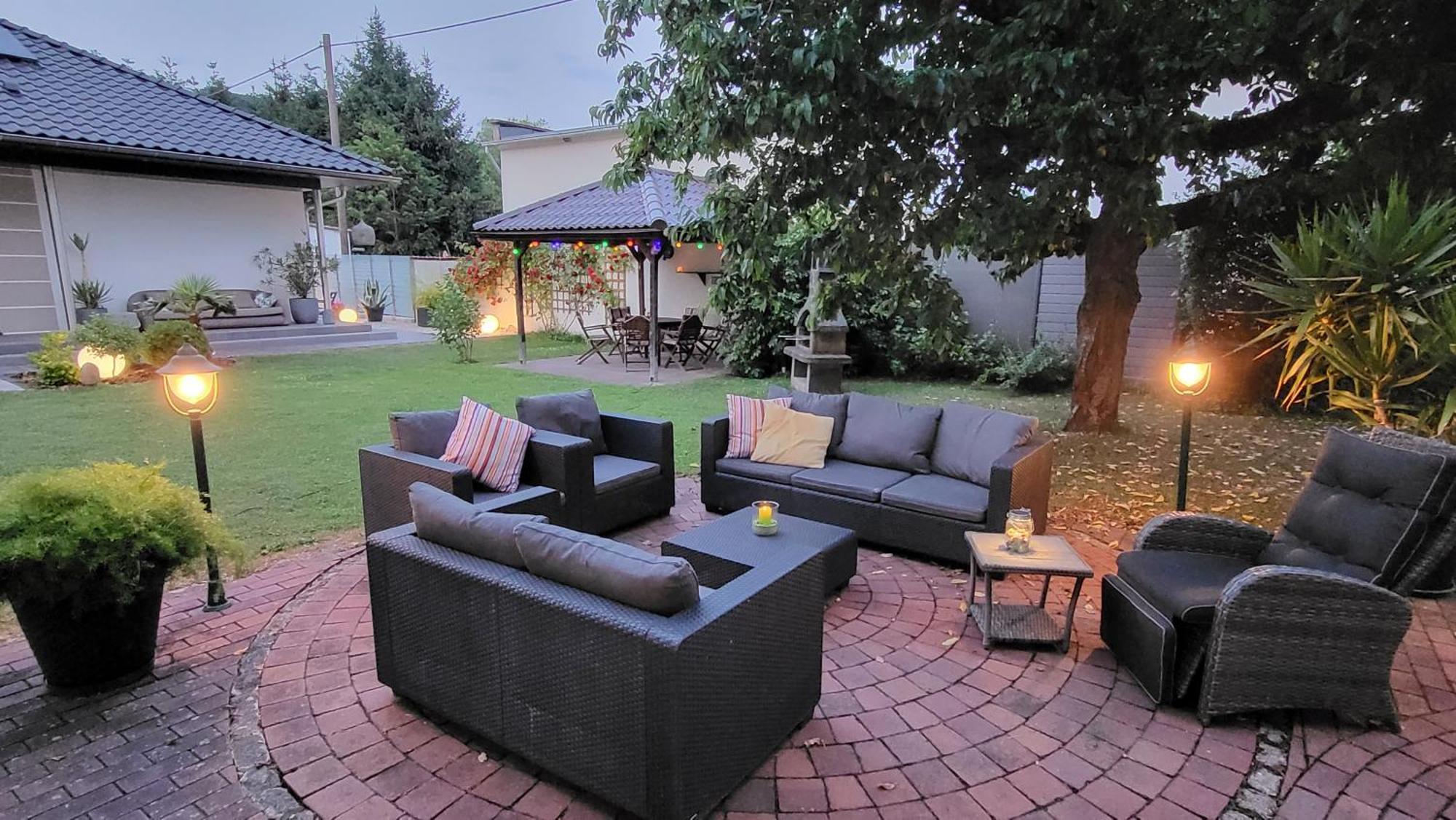 Apartments Am Saalebogen Mit Gartenterrasse, Grillkamin, Freie Parkplaetze รูโดลชตัดท์ ภายนอก รูปภาพ