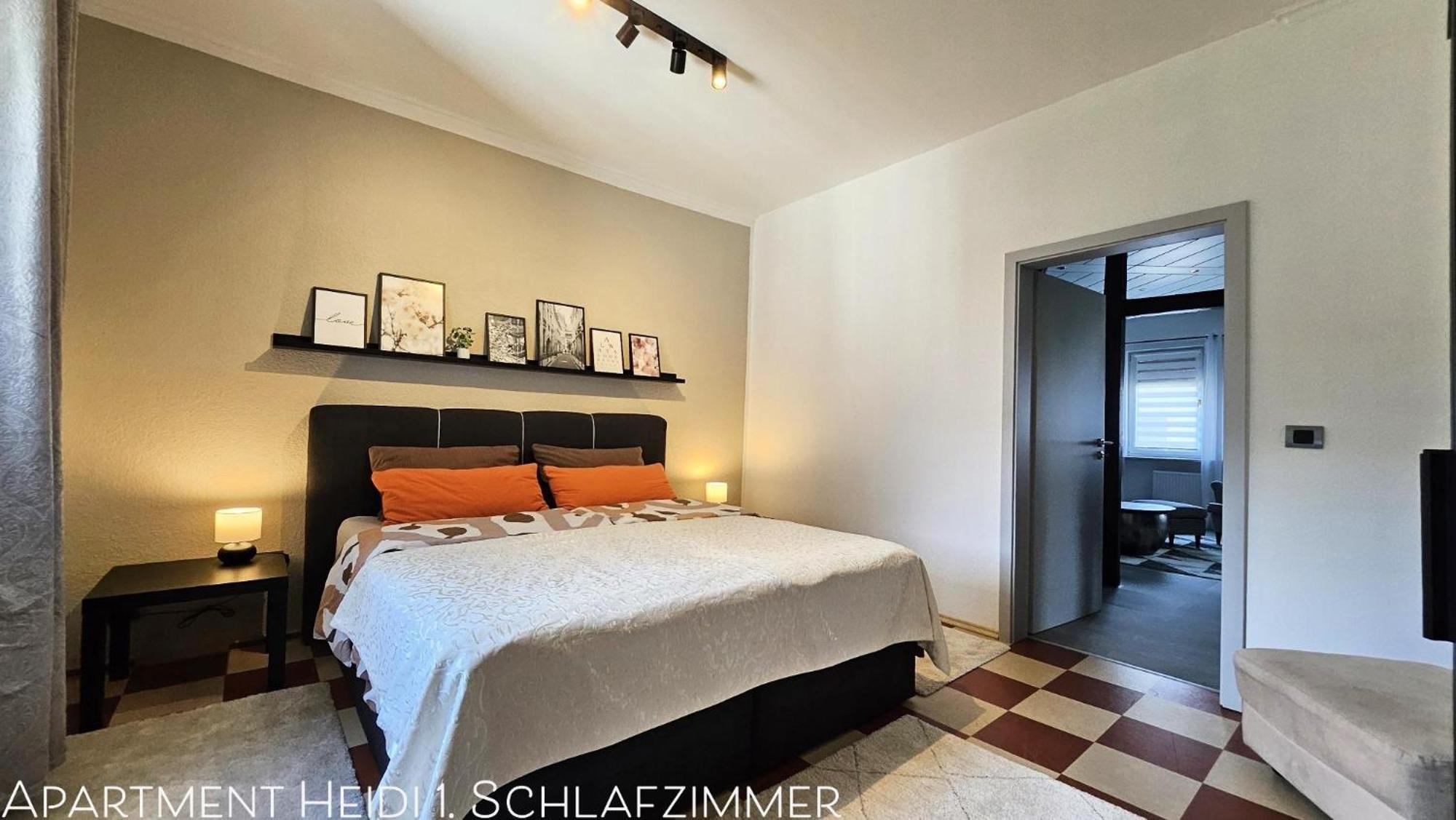 Apartments Am Saalebogen Mit Gartenterrasse, Grillkamin, Freie Parkplaetze รูโดลชตัดท์ ภายนอก รูปภาพ