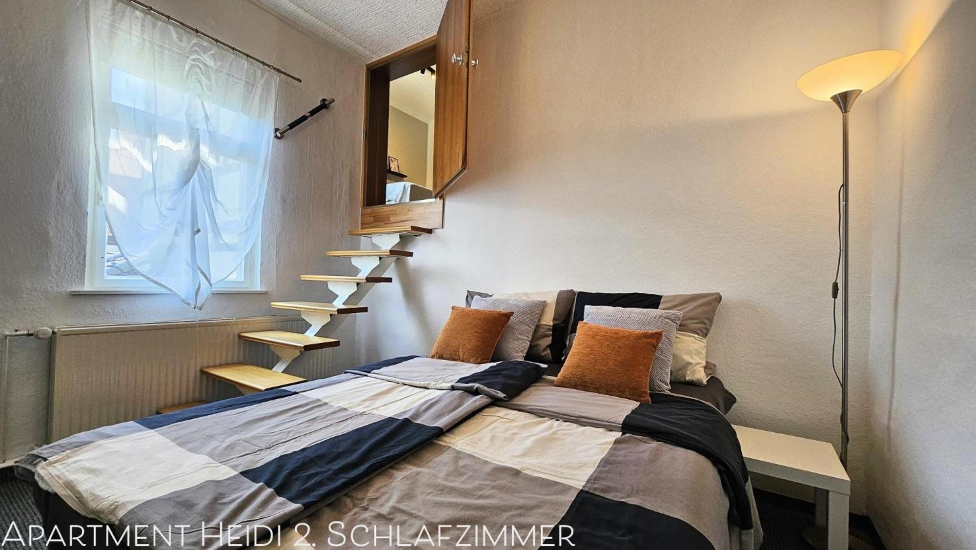 Apartments Am Saalebogen Mit Gartenterrasse, Grillkamin, Freie Parkplaetze รูโดลชตัดท์ ภายนอก รูปภาพ
